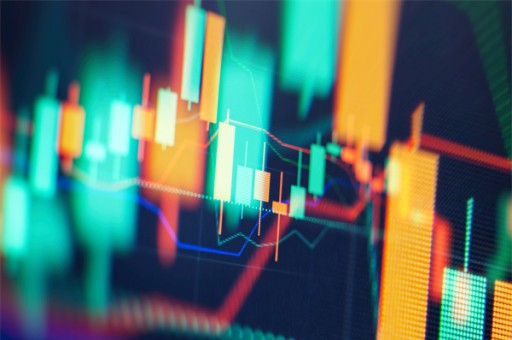 海信视像总裁李炜谈显示产品跨界：VR眼镜打造虚拟焊接、远程医疗解决就医难题丨《封面》对话